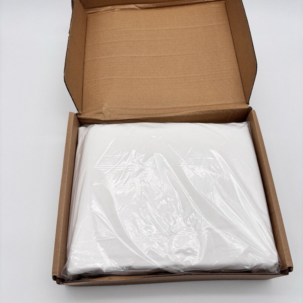 Amazon Basics Microfiber Duvet Cover Set Zipper Closure Full / Queen White New